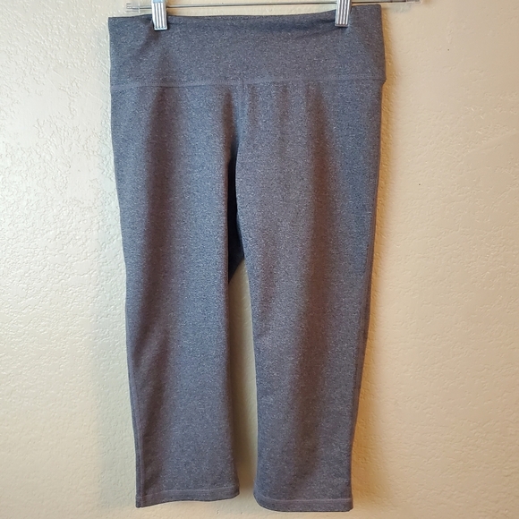 Zella Gray Capri Crop Workout Yoga Leggings - Picture 1 of 4
